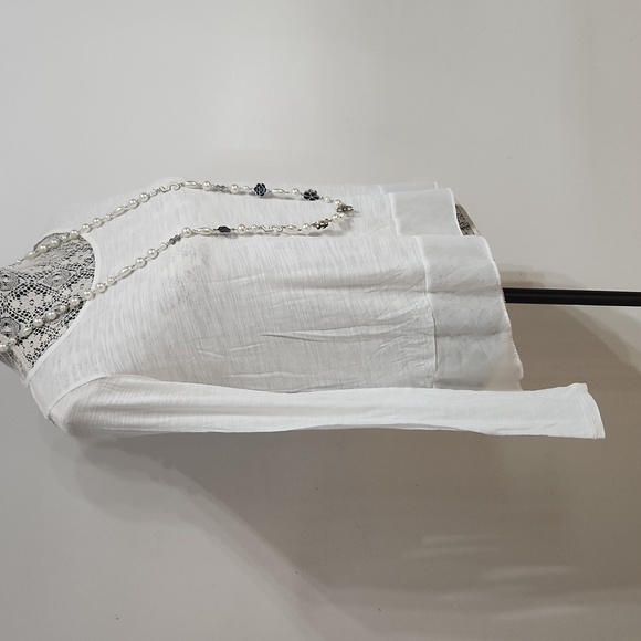 White BCBG Max Azria long sleeved hi-low top - small - Picture 2 of 5